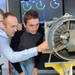 Phrases de présentation CV INGENIEUR EN AERONAUTIQUE