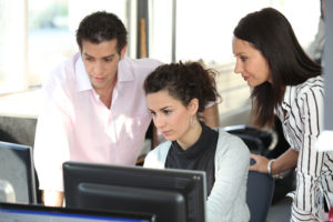 FORMATEUR EN BUREAUTIQUE ET UTILISATION DES OUTILS INFORMATIQUES